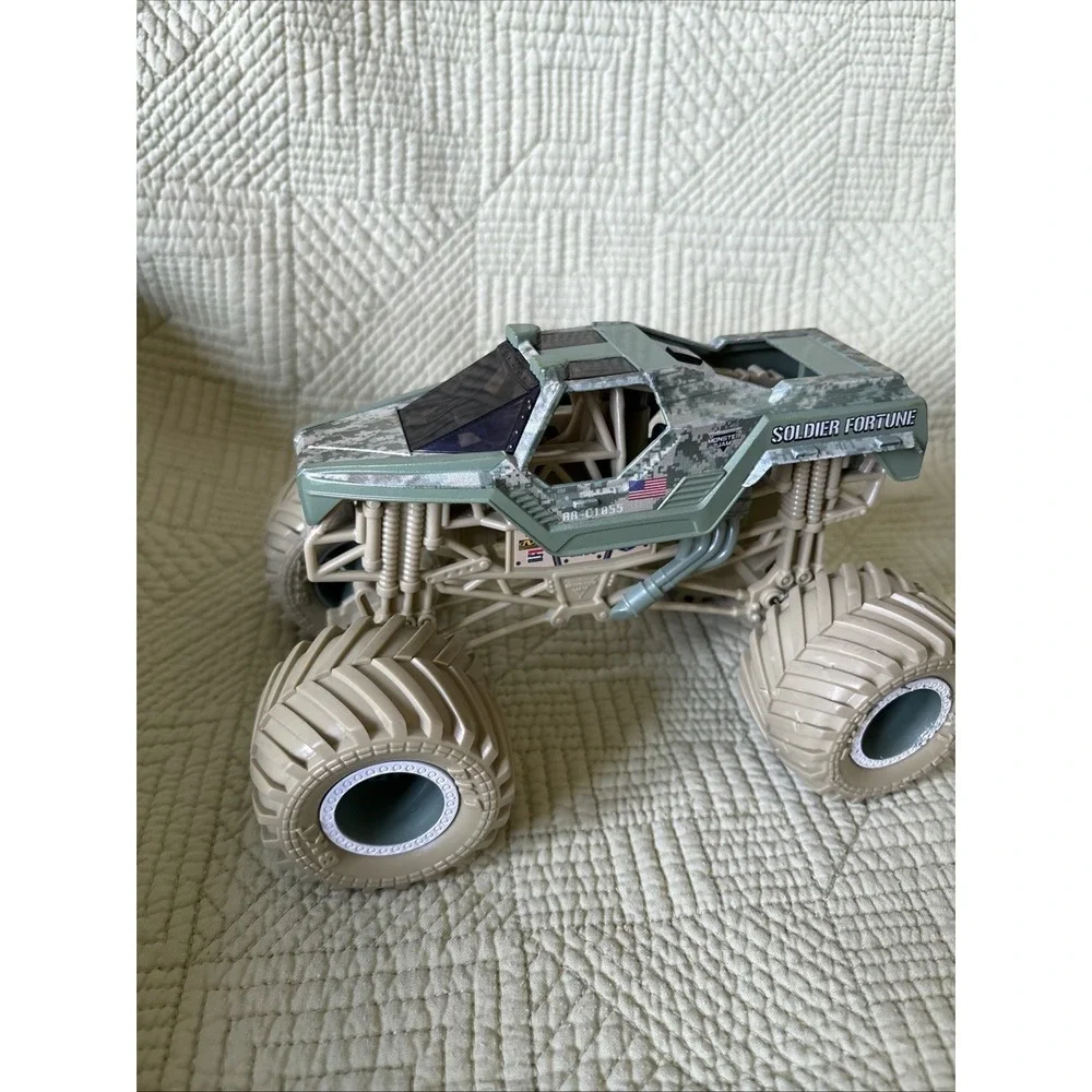 SML Soldier Fortune Monster Truck Military Green Plastic Toy BKT Tires 78700